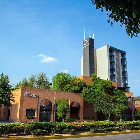 Nehotel Nueva Estancia León Exteriér fotografie